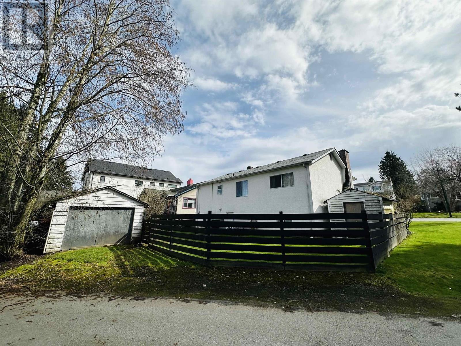 Photo 5 of 2925 E 25th Avenue, Vancouver BC