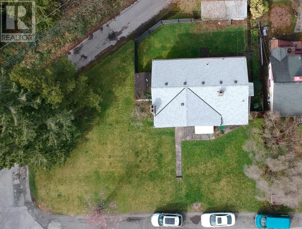Photo 9 of 2925 E 25th Avenue, Vancouver BC