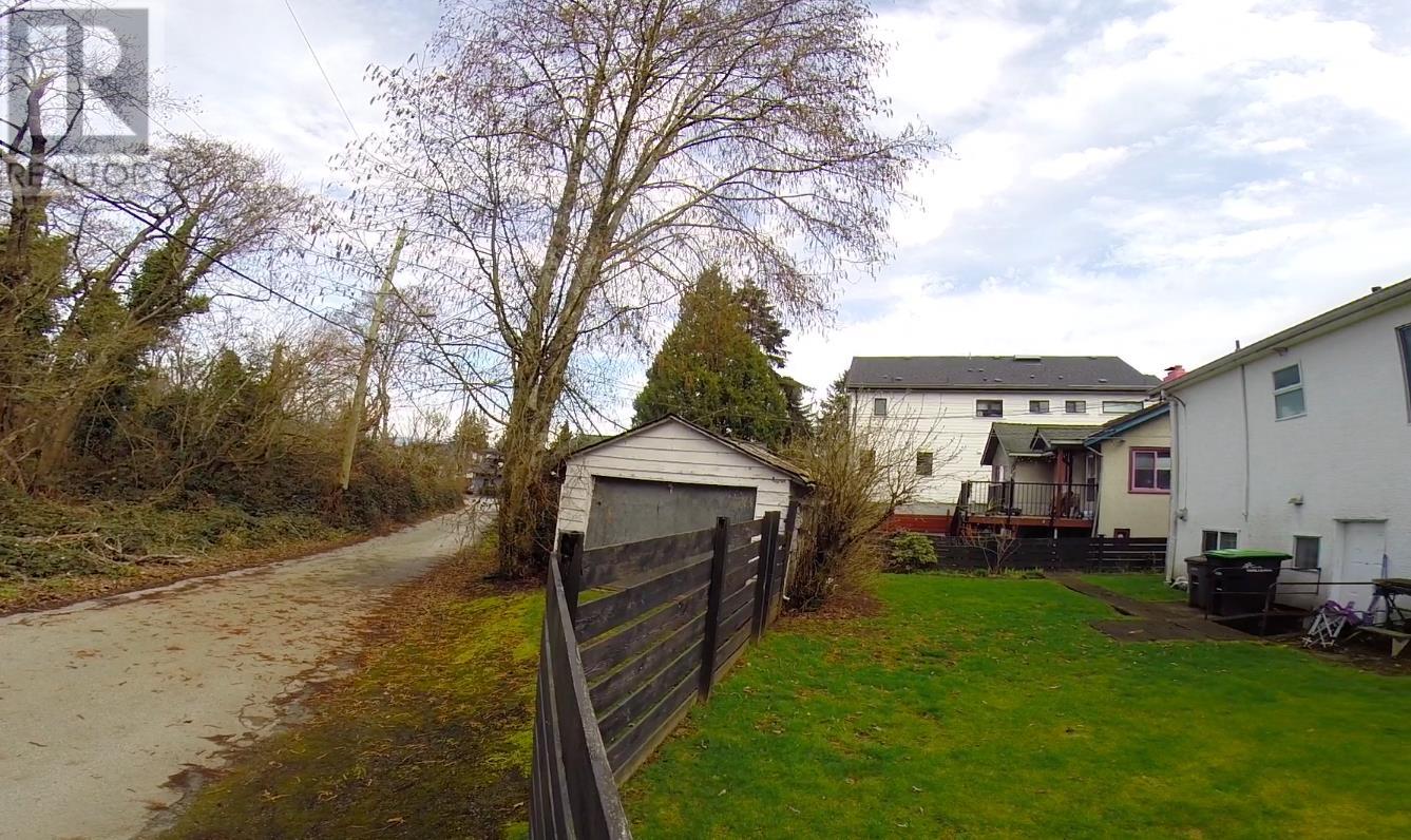 Photo 12 of 2925 E 25th Avenue, Vancouver BC