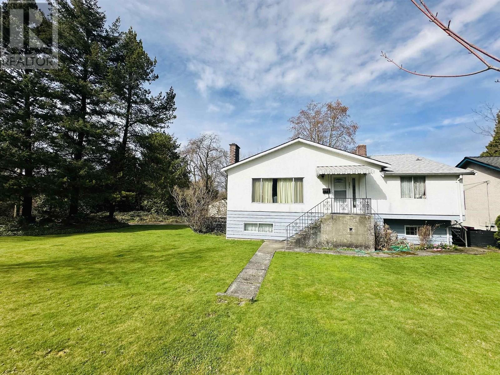 Photo 2 of 2925 E 25th Avenue, Vancouver BC