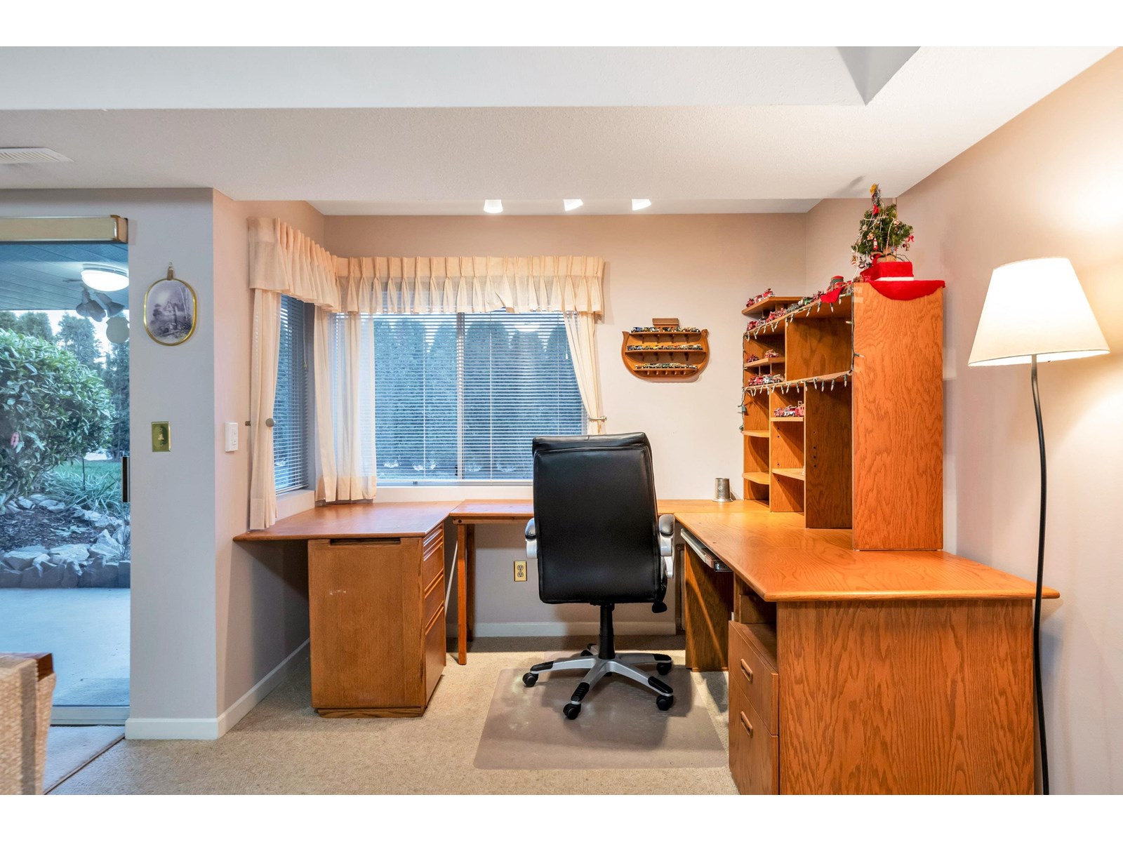 Photo 9 of 17 32615 Murray Avenue, Abbotsford BC