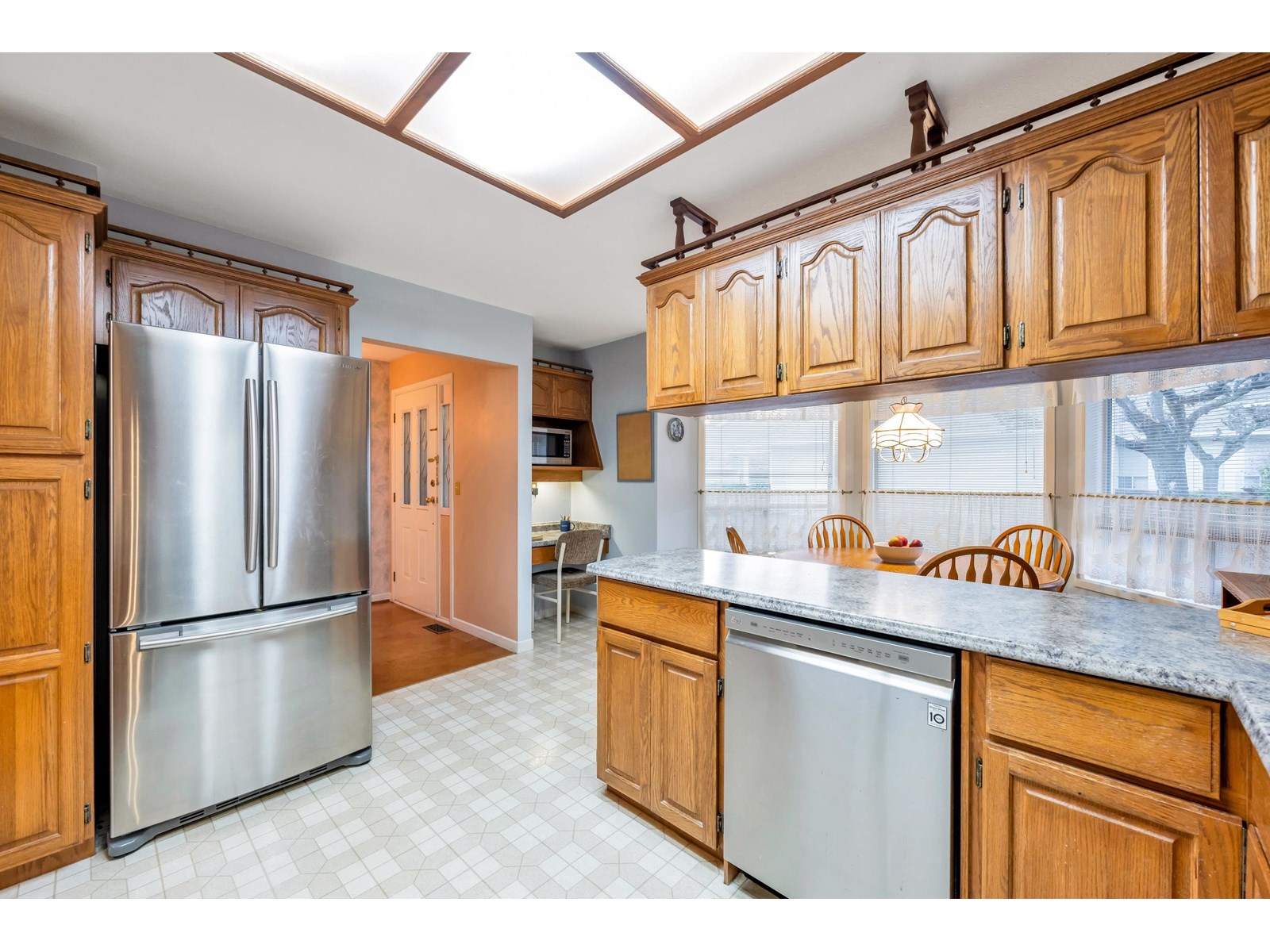 Photo 4 of 17 32615 Murray Avenue, Abbotsford BC