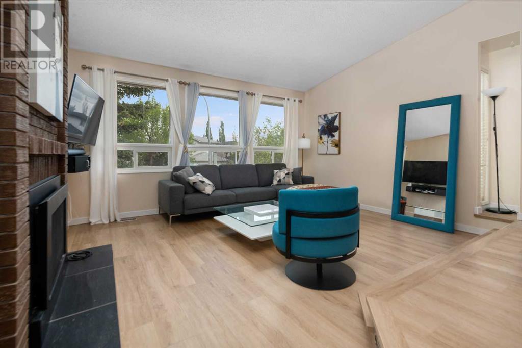 Single Family House Bi-level for Sale in  Woodbine Boulevard SW Woodbine Calgary 