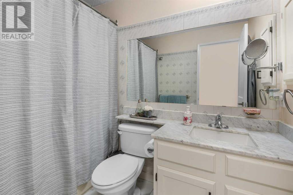 Single Family House Bi-level for Sale in  Woodbine Boulevard SW Woodbine Calgary 