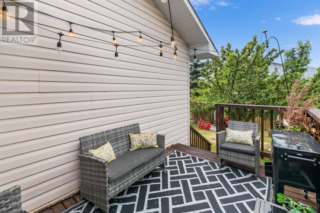 Single Family House Bi-level for Sale in  Woodbine Boulevard SW Woodbine Calgary 