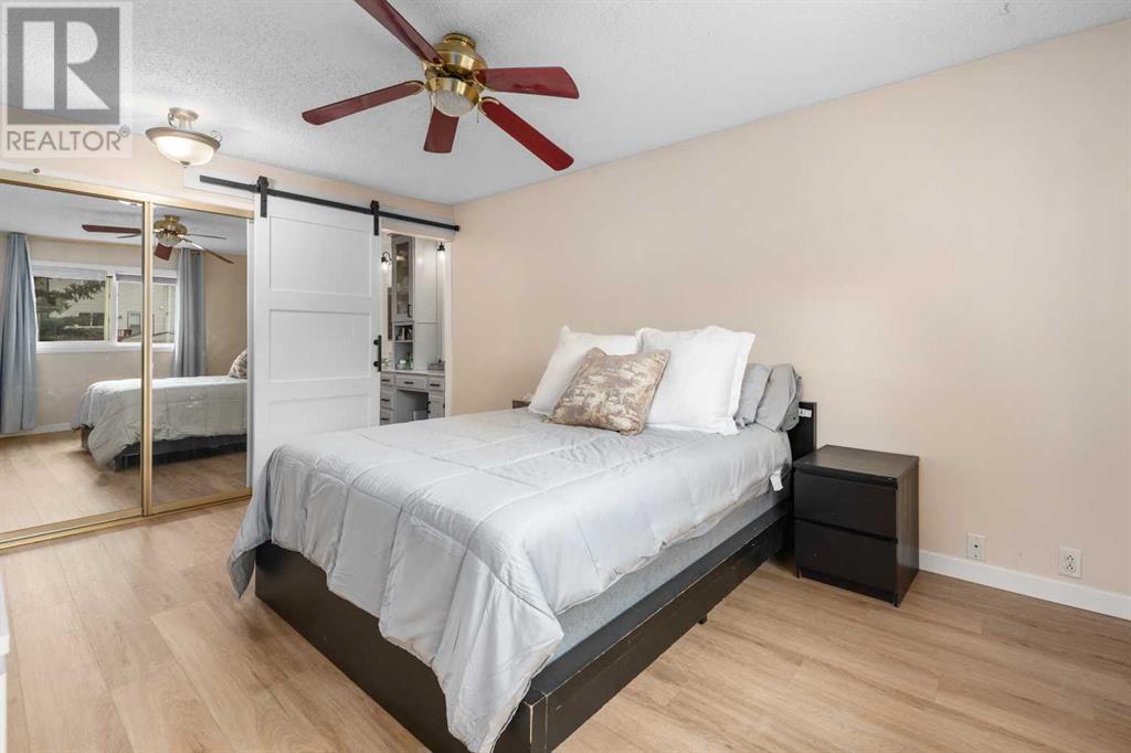 Single Family House Bi-level for Sale in  Woodbine Boulevard SW Woodbine Calgary 