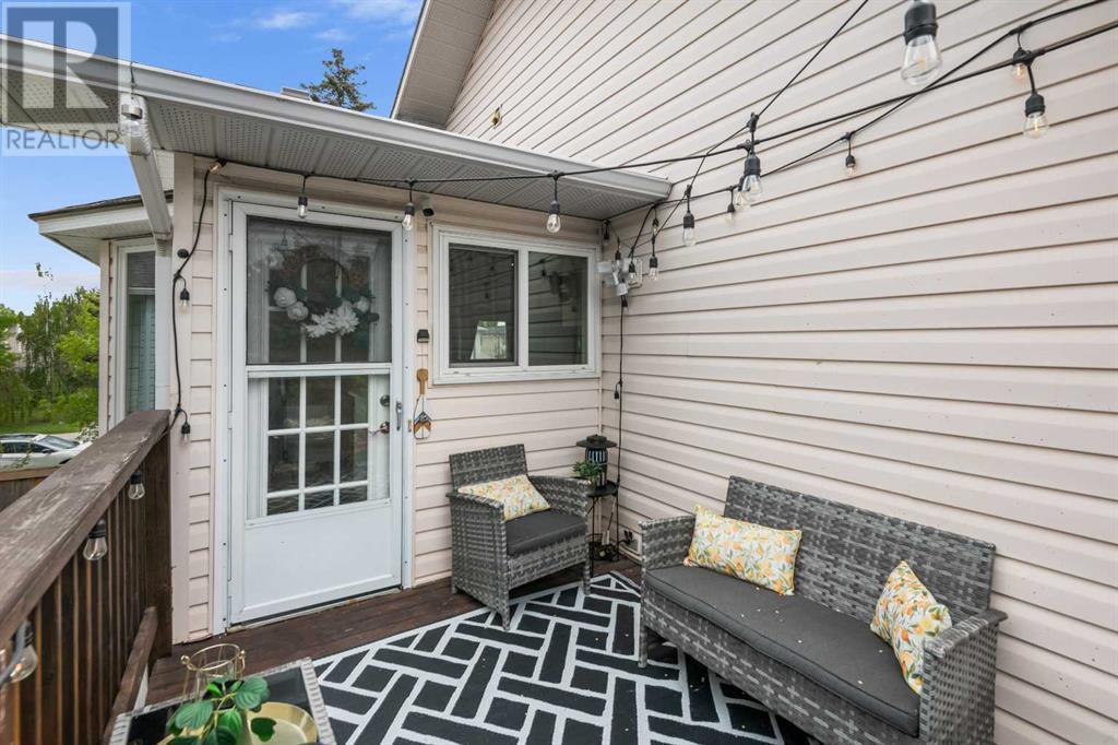 Single Family House Bi-level for Sale in  Woodbine Boulevard SW Woodbine Calgary 