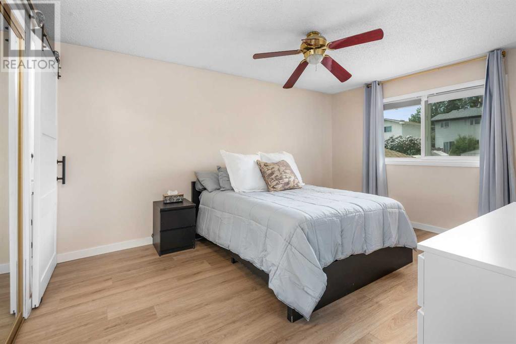 Single Family House Bi-level for Sale in  Woodbine Boulevard SW Woodbine Calgary 