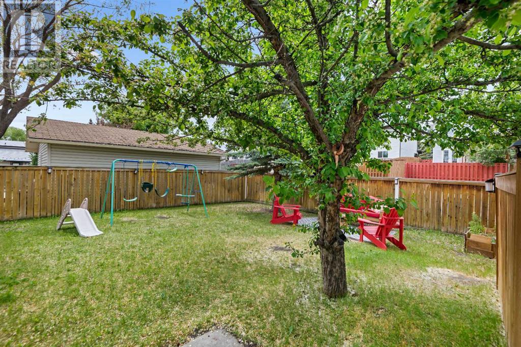 Single Family House Bi-level for Sale in  Woodbine Boulevard SW Woodbine Calgary 