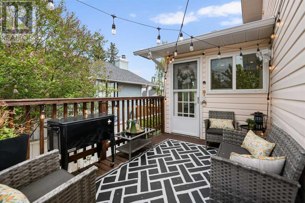 Single Family House Bi-level for Sale in  Woodbine Boulevard SW Woodbine Calgary 