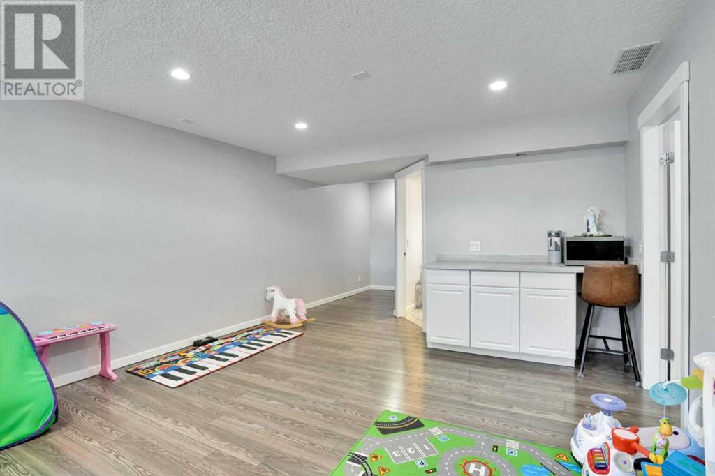 Single Family House for Sale in  Cranberry Circle SE Cranston Calgary 