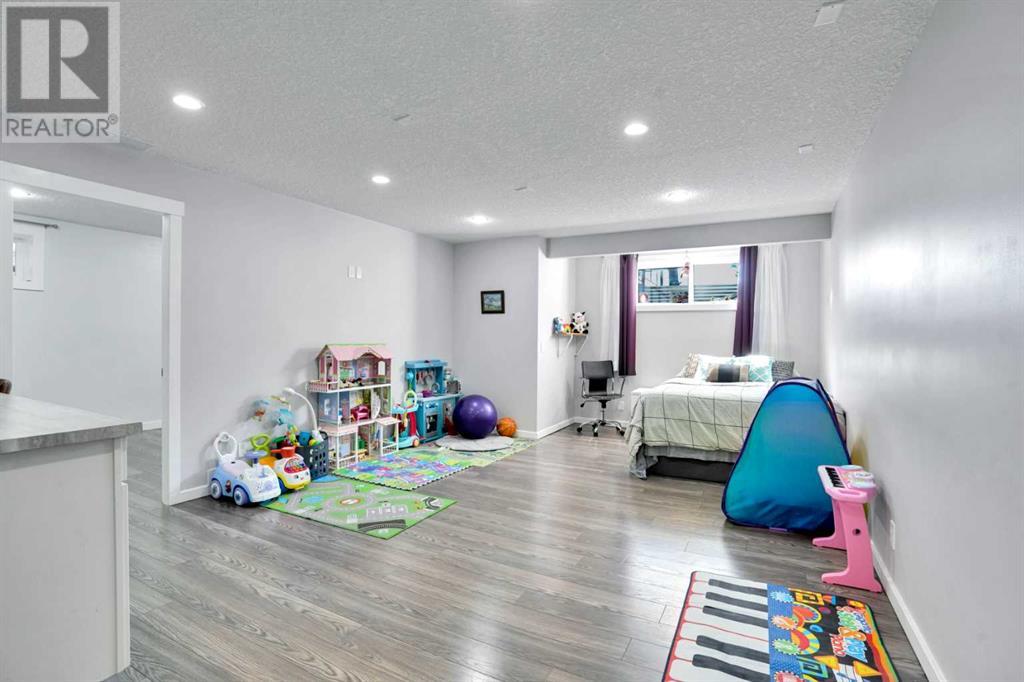Single Family House for Sale in  Cranberry Circle SE Cranston Calgary 