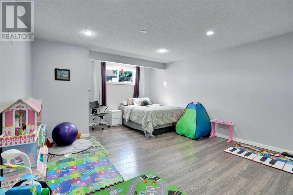 Single Family House for Sale in  Cranberry Circle SE Cranston Calgary 