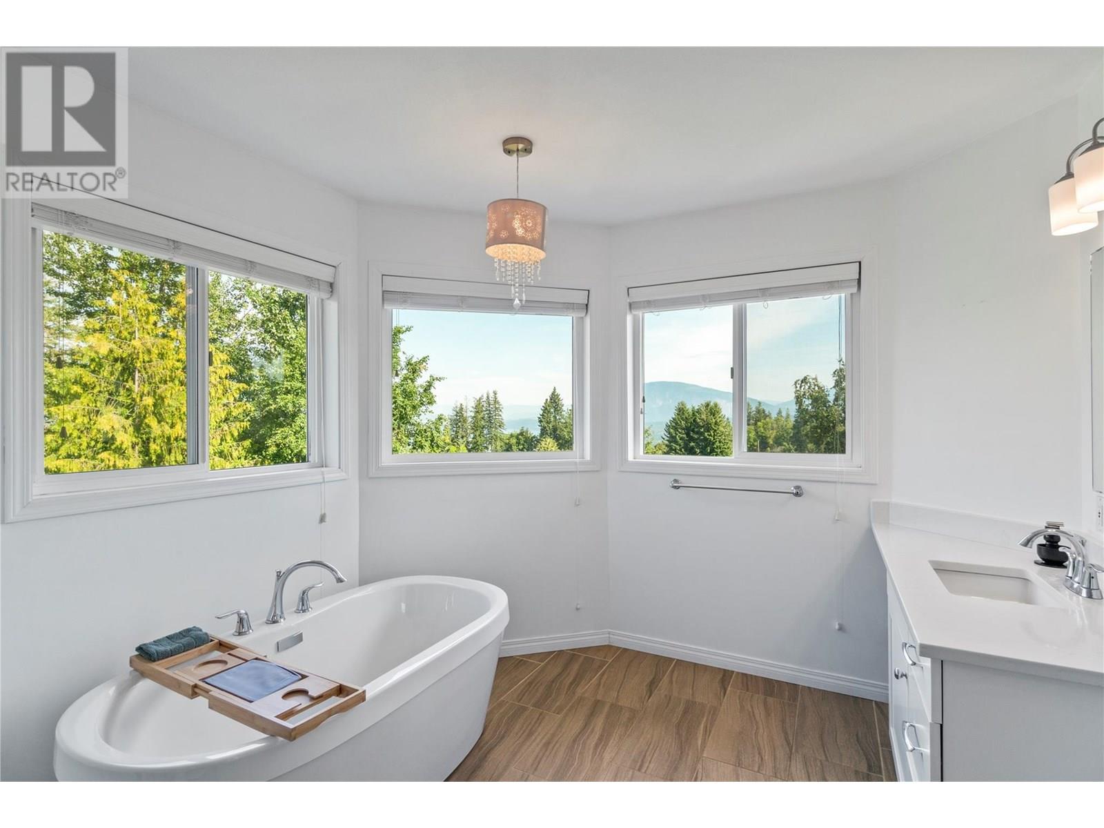 Photo 53 of 1681 18 Avenue Se, Salmon Arm BC