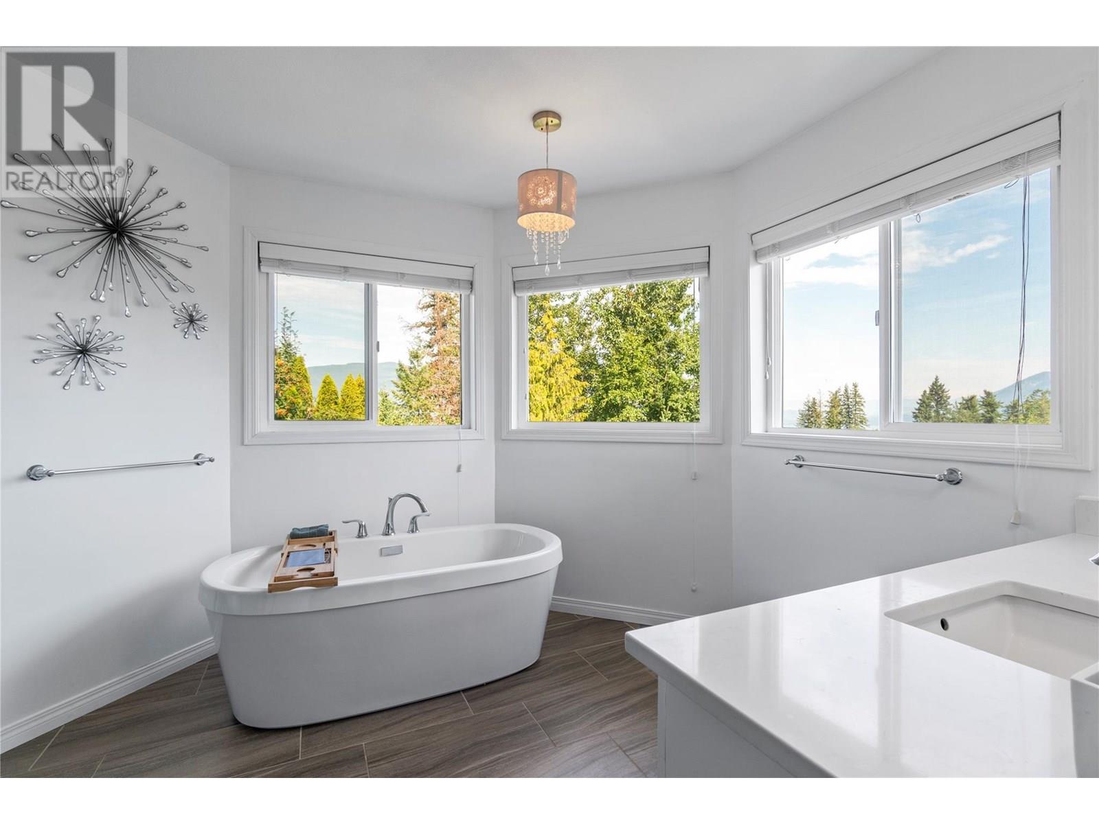 Photo 49 of 1681 18 Avenue Se, Salmon Arm BC