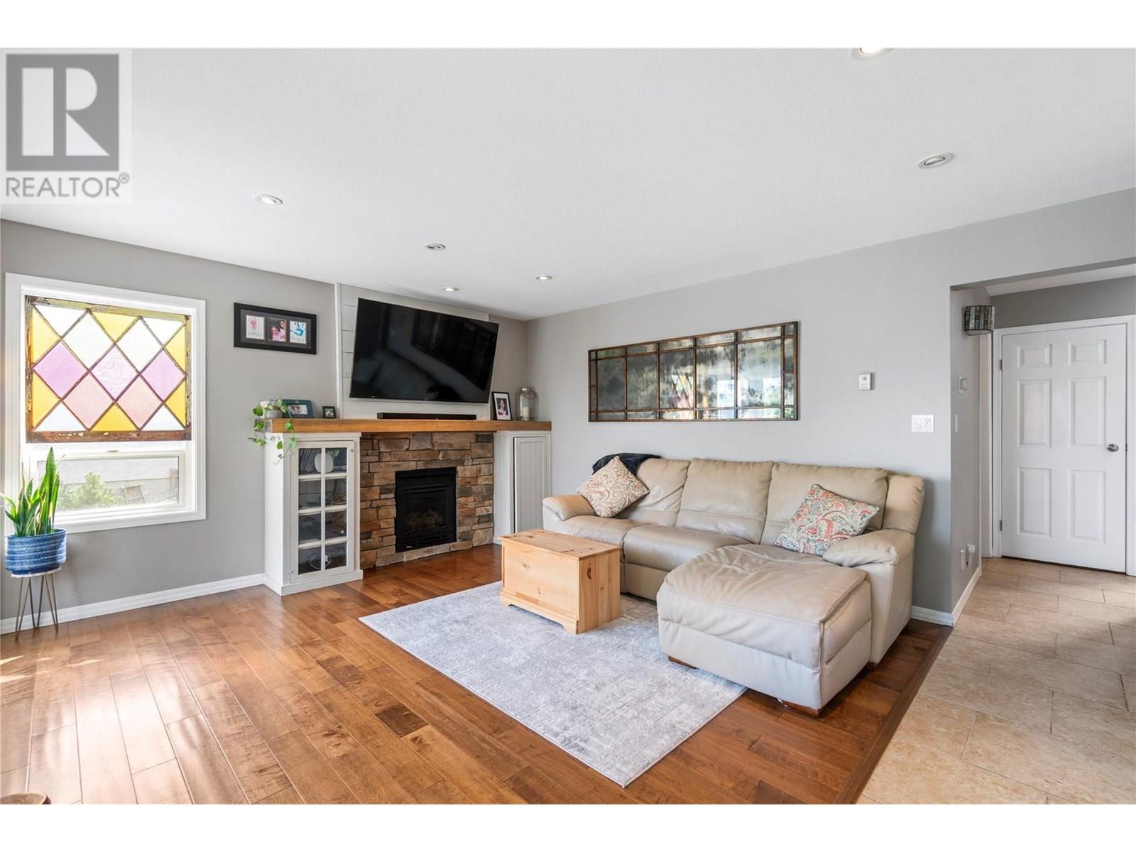 Photo 21 of 1681 18 Avenue Se, Salmon Arm BC