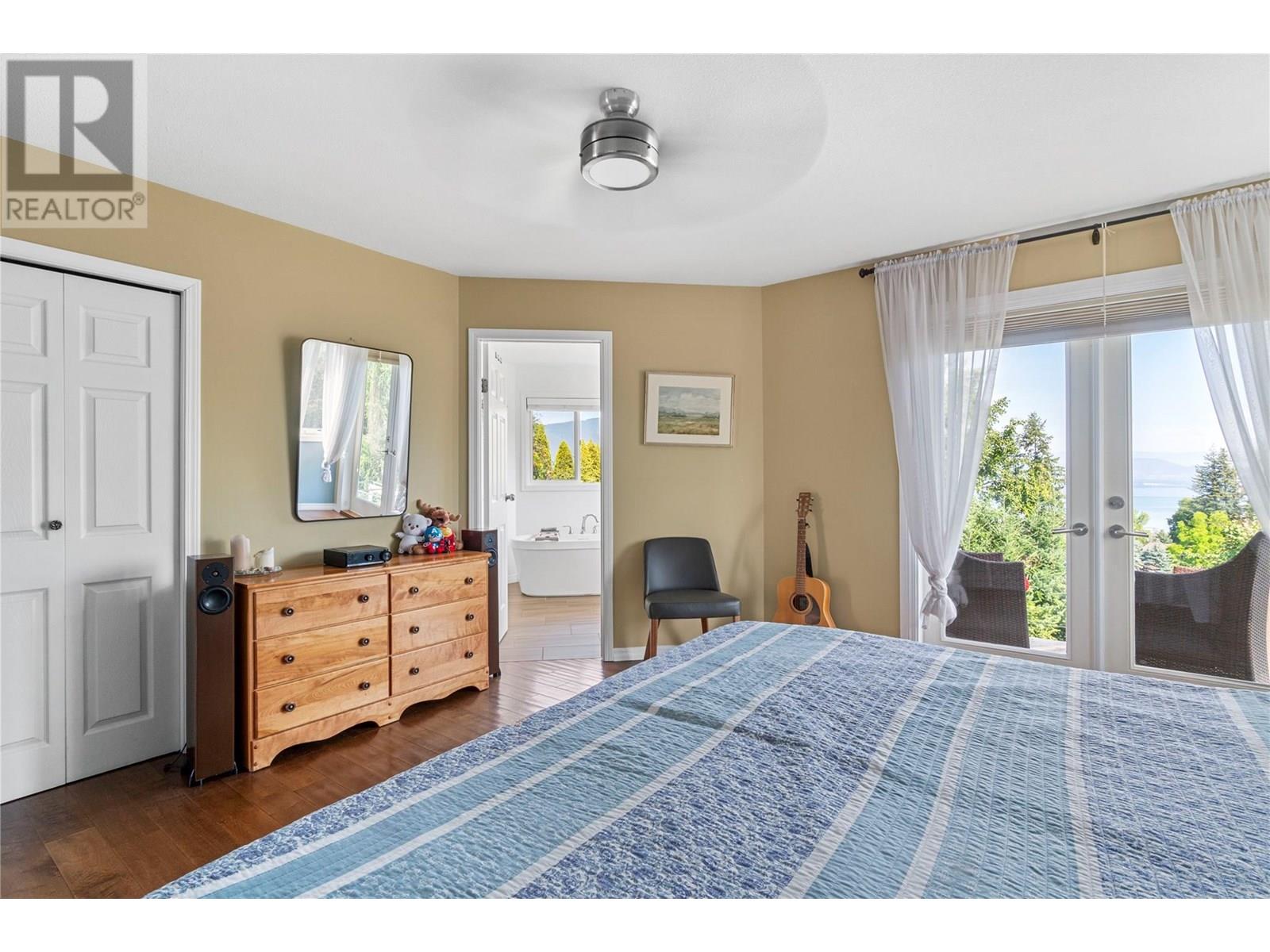 Photo 11 of 1681 18 Avenue Se, Salmon Arm BC