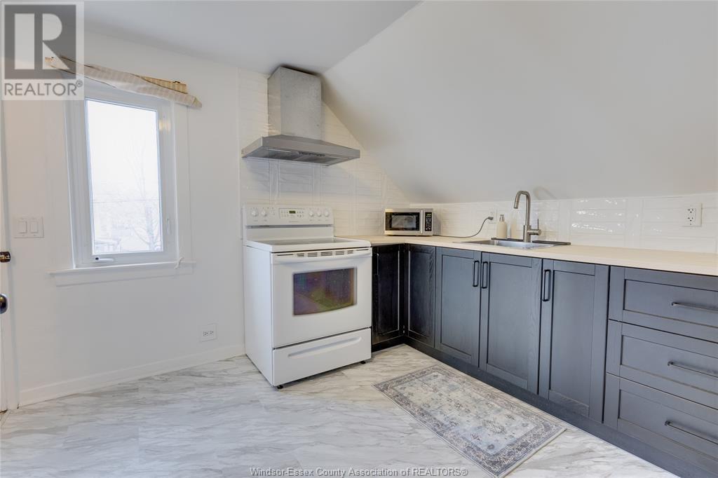 Photo 11 of 1444 Bernard Unit Upper, Windsor ON