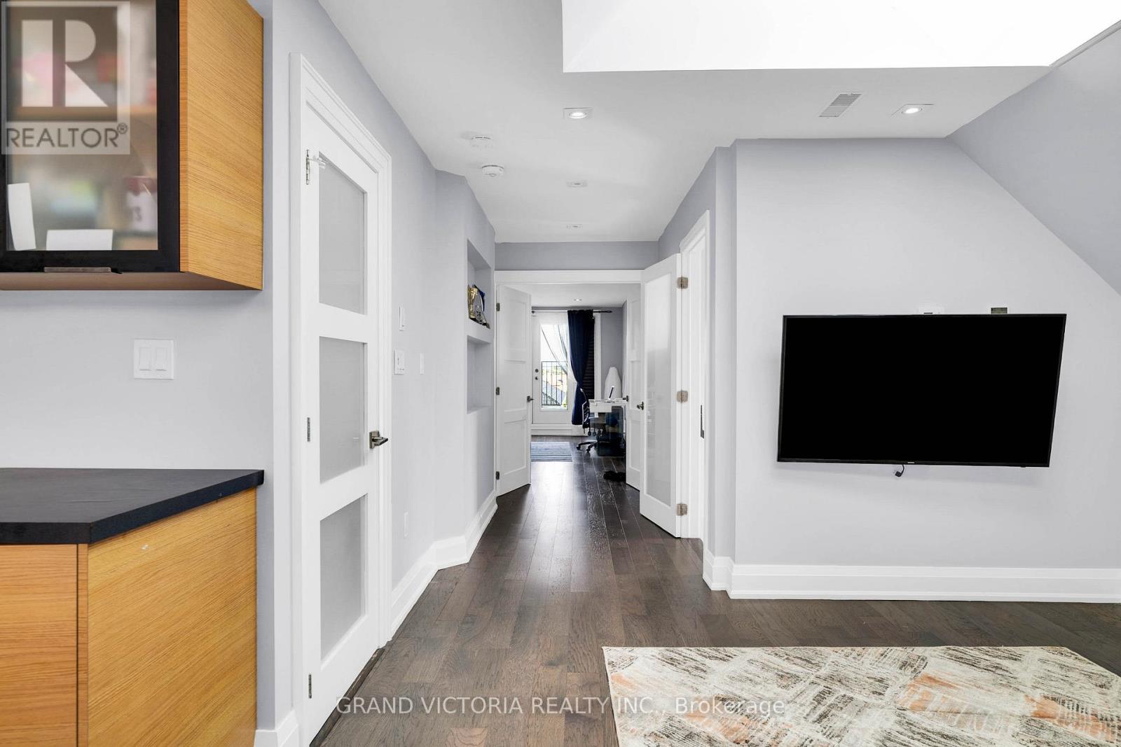 Photo 14 of 898 White Clover Way, Mississauga ON
