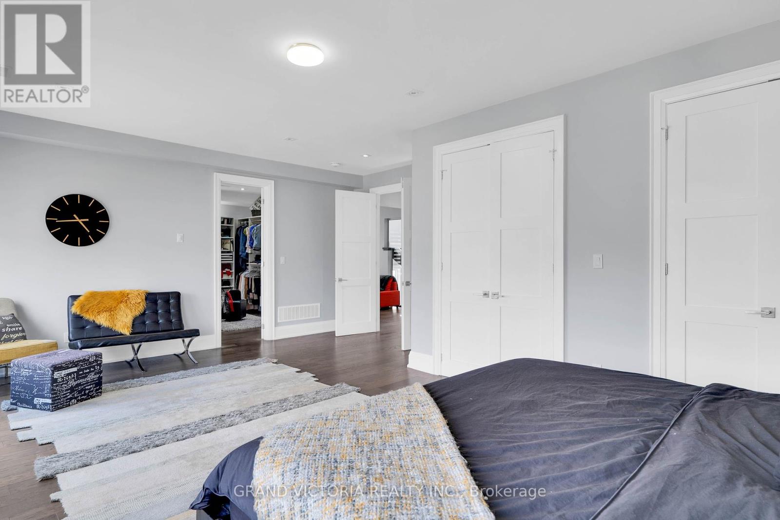 Photo 1 of 898 White Clover Way, Mississauga ON