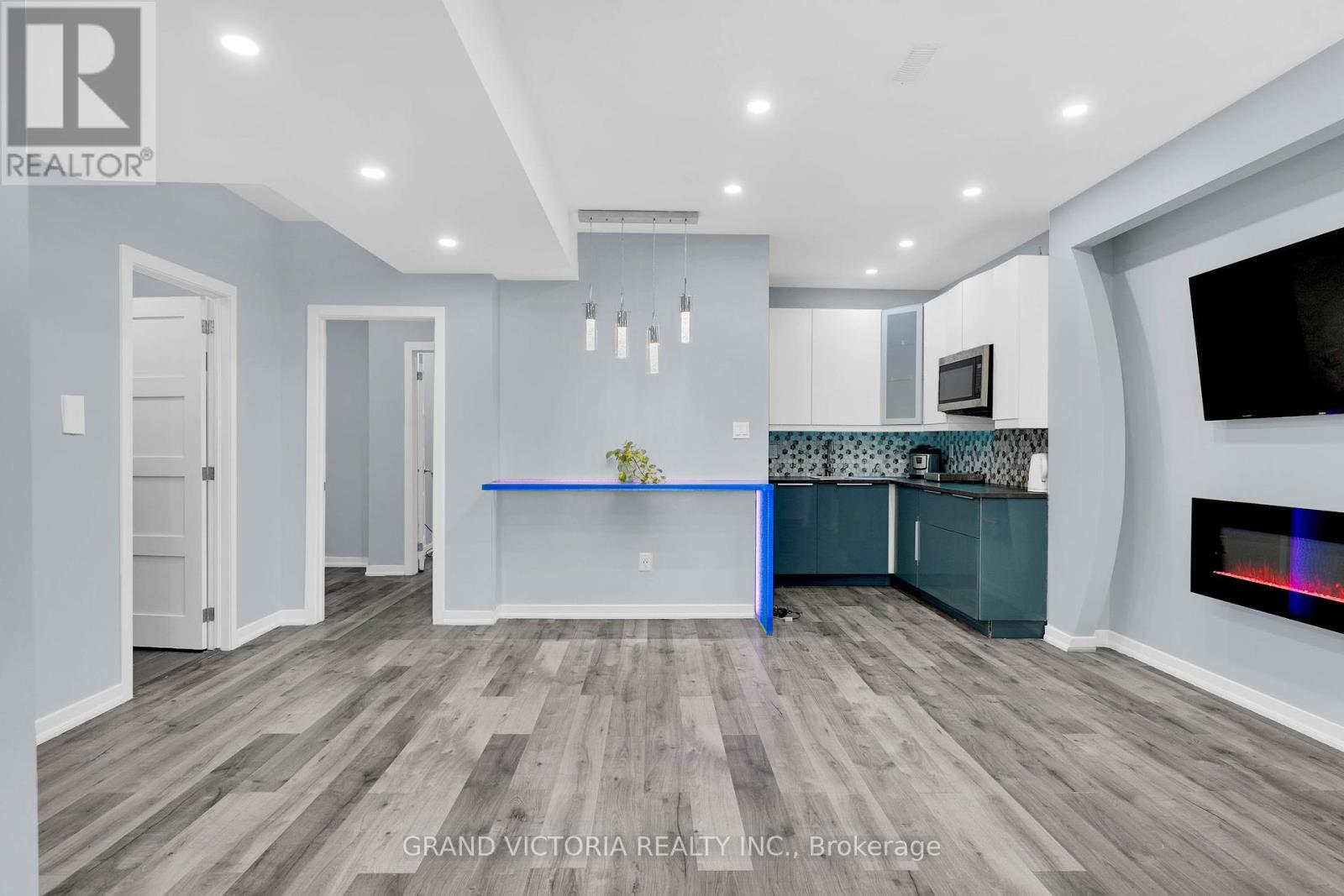 Photo 7 of 898 White Clover Way, Mississauga ON