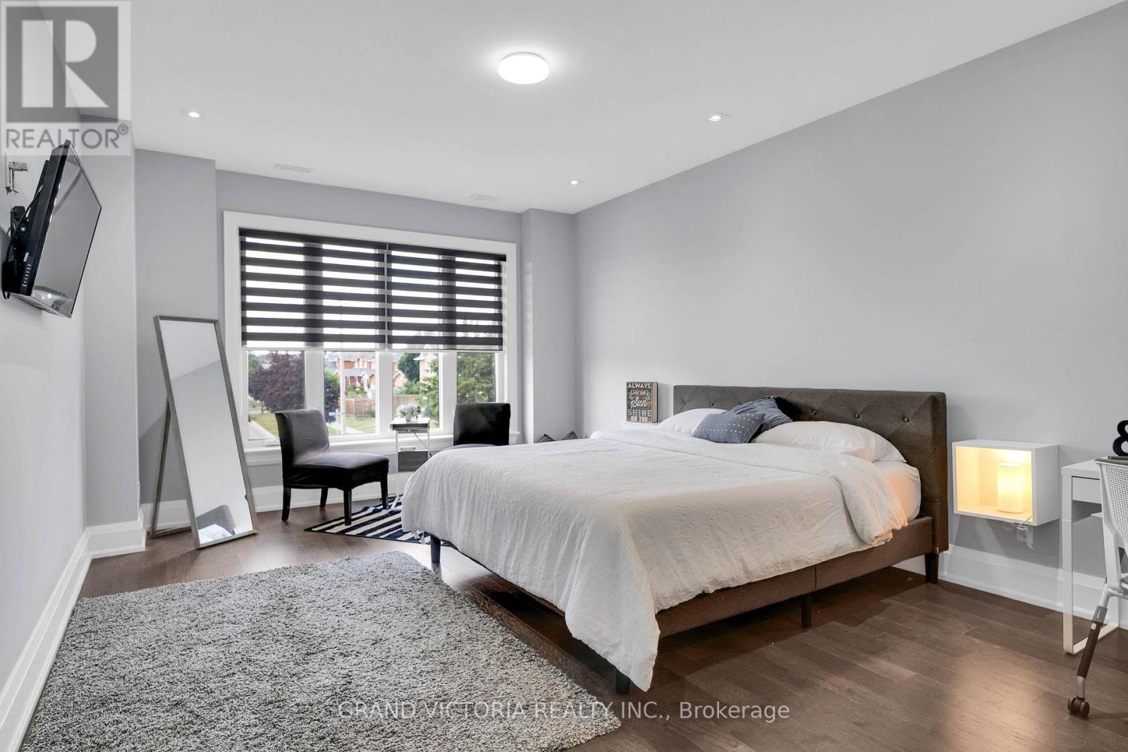 Photo 23 of 898 White Clover Way, Mississauga ON