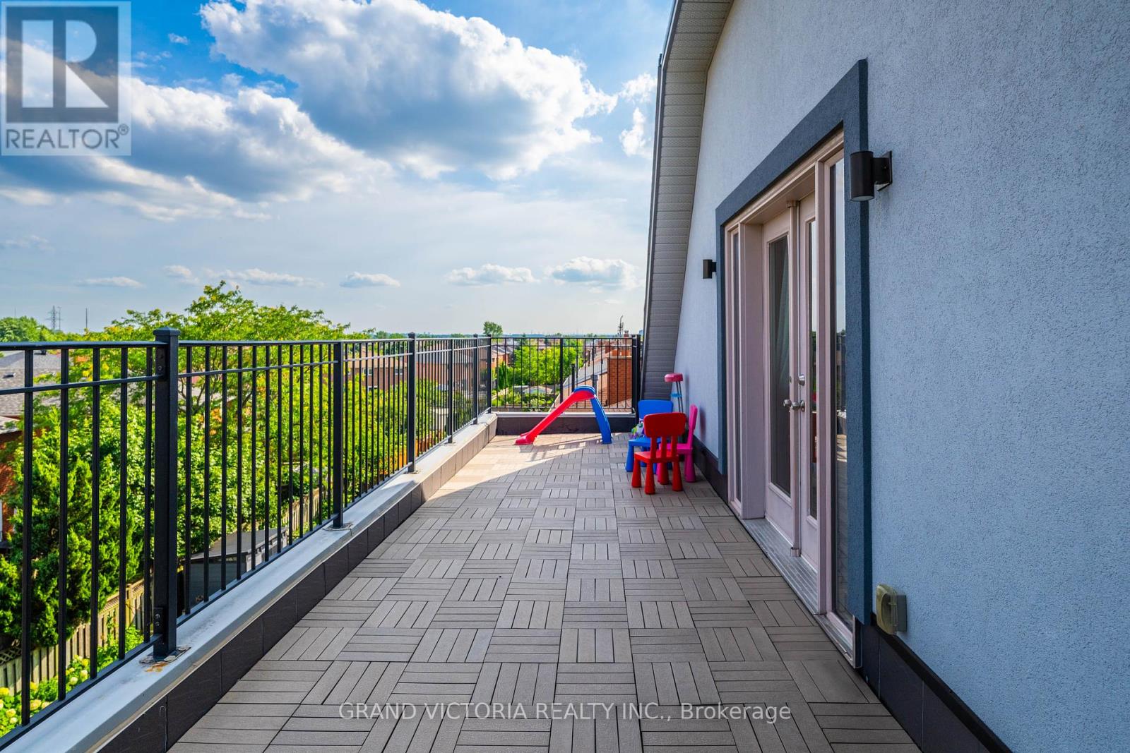 Photo 17 of 898 White Clover Way, Mississauga ON