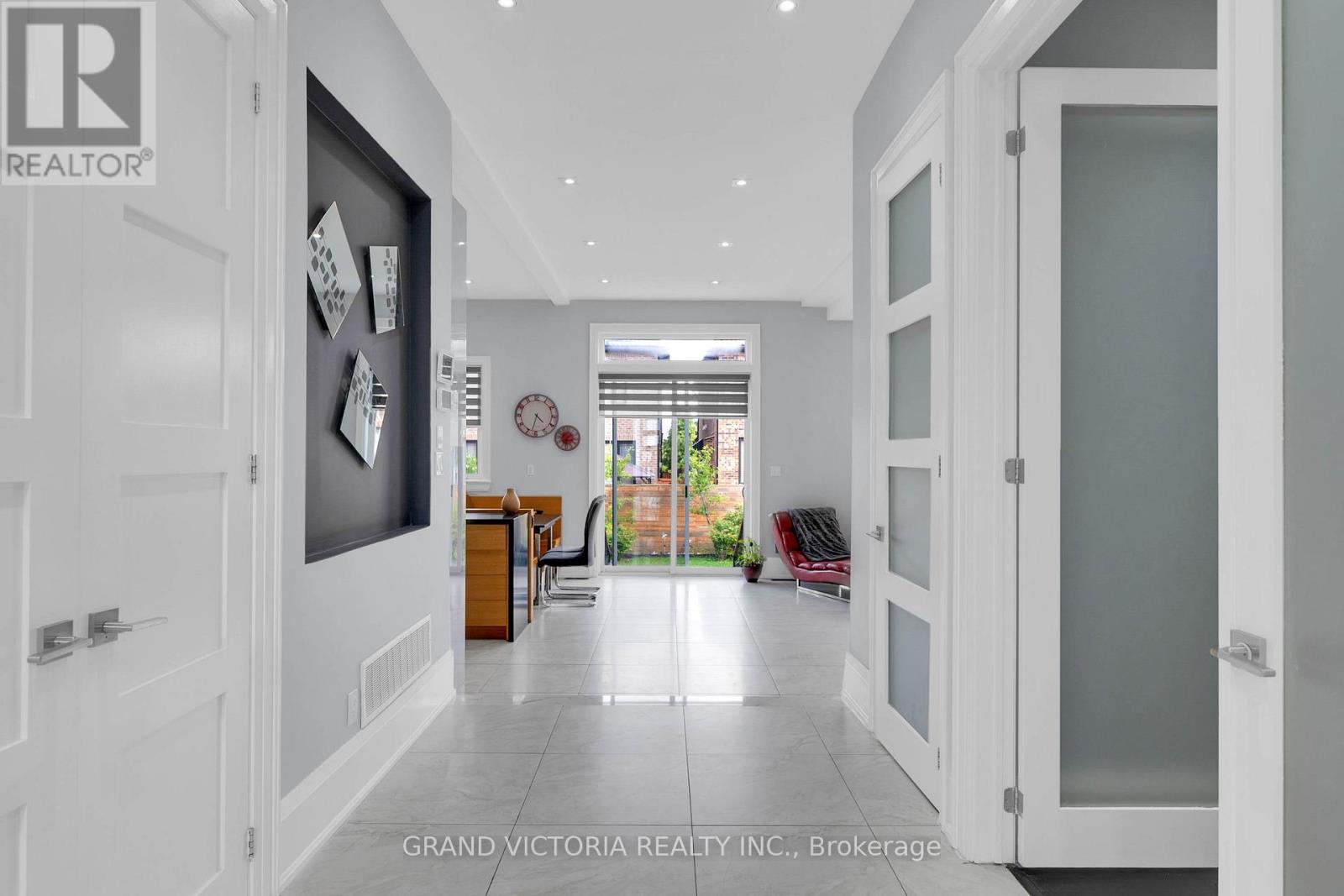 Photo 27 of 898 White Clover Way, Mississauga ON
