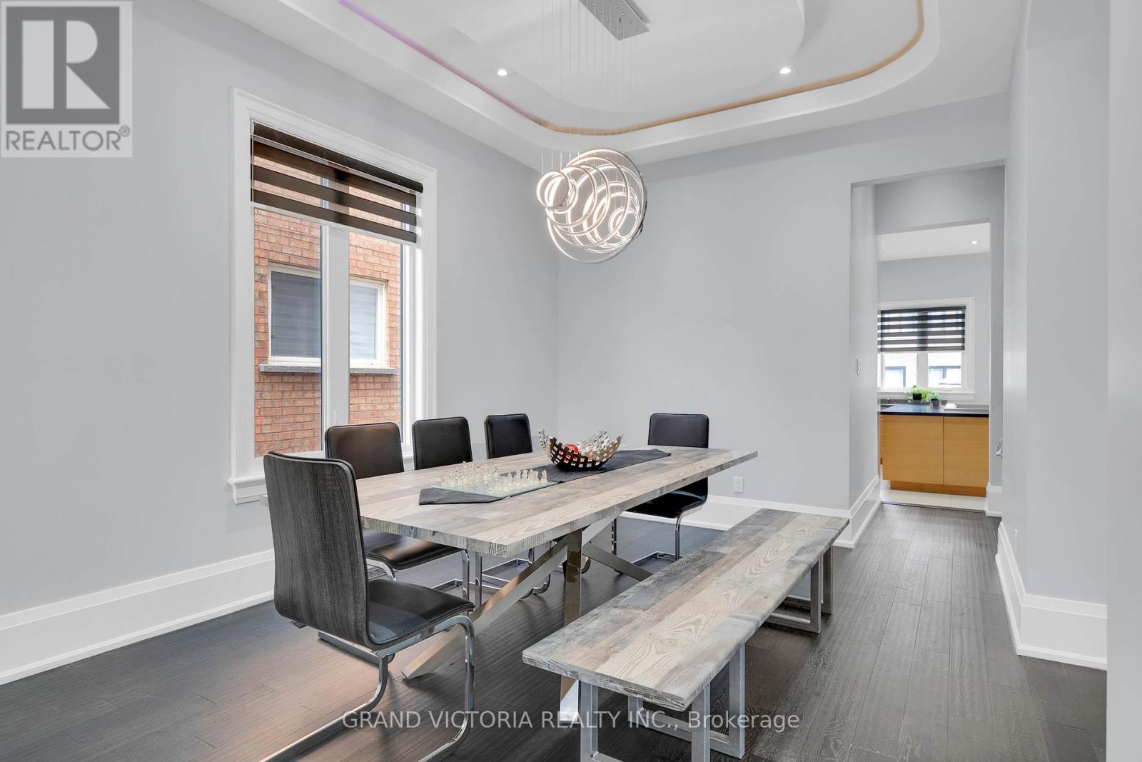 Photo 9 of 898 White Clover Way, Mississauga ON