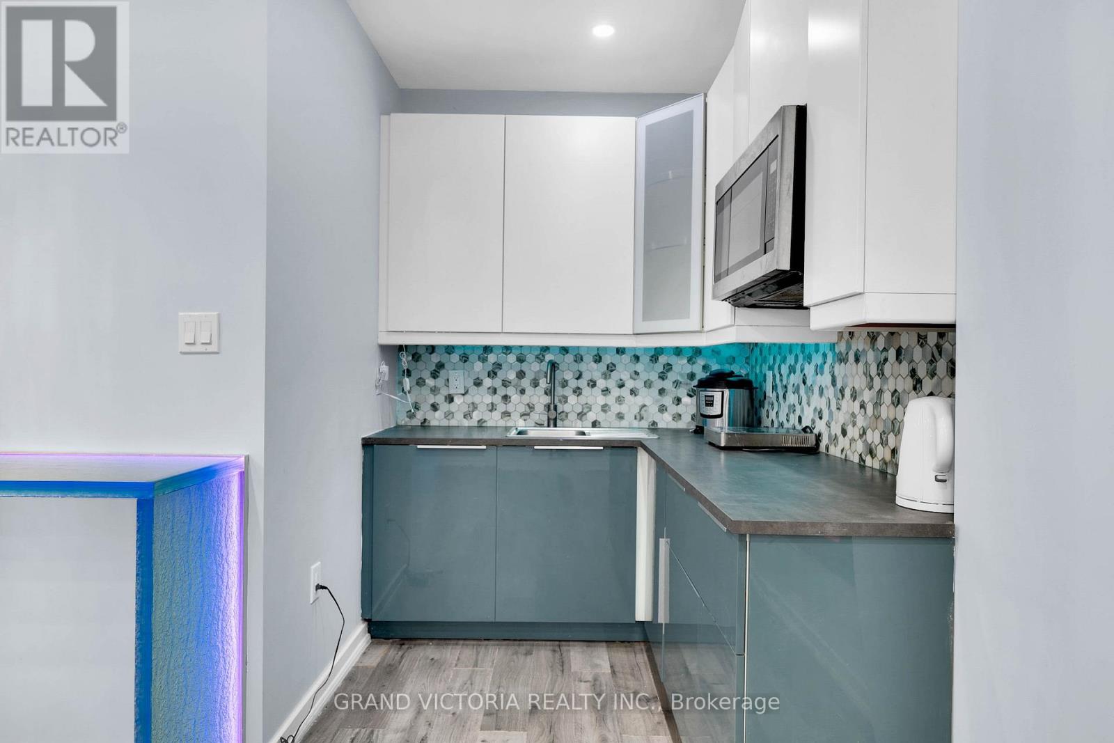 Photo 28 of 898 White Clover Way, Mississauga ON