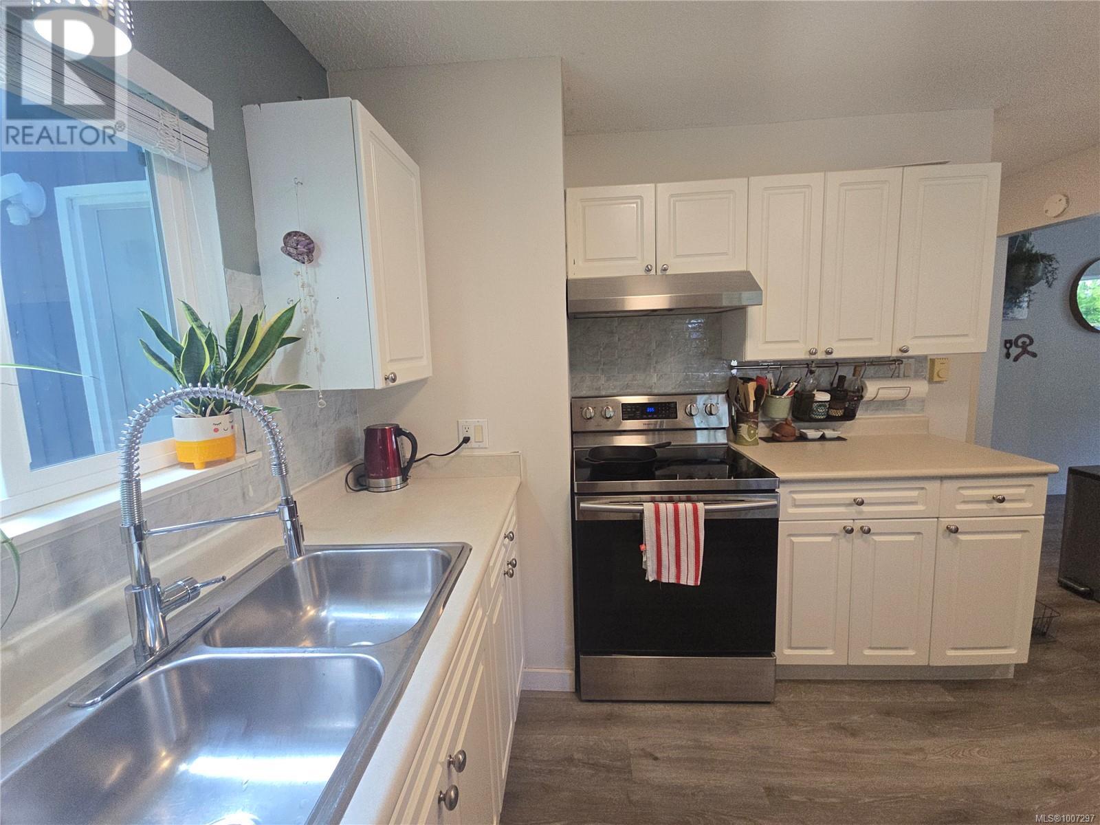 Photo 19 of A 9477 Scott St, Port Hardy BC