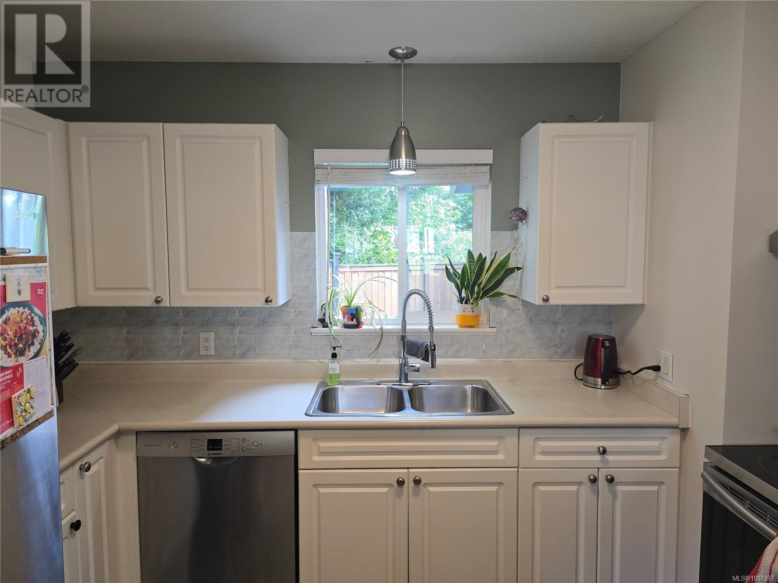 Photo 15 of A 9477 Scott St, Port Hardy BC