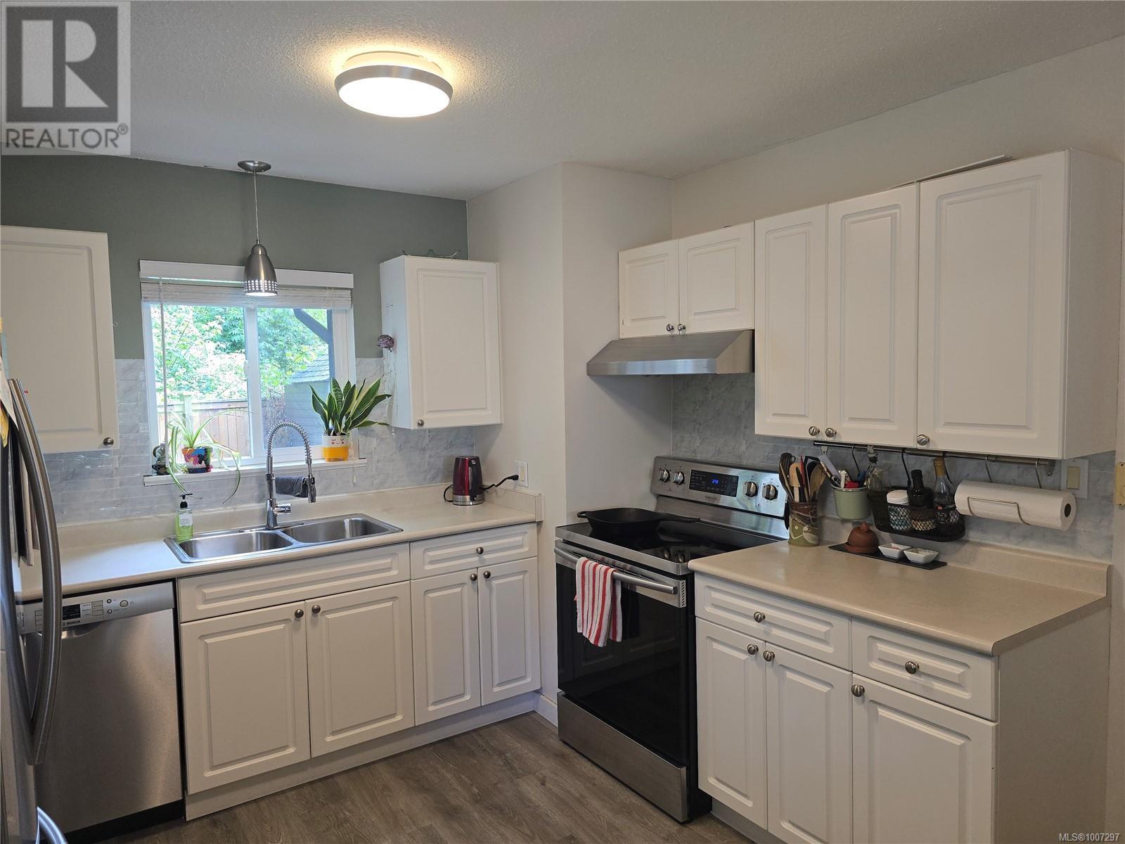 Photo 20 of A 9477 Scott St, Port Hardy BC