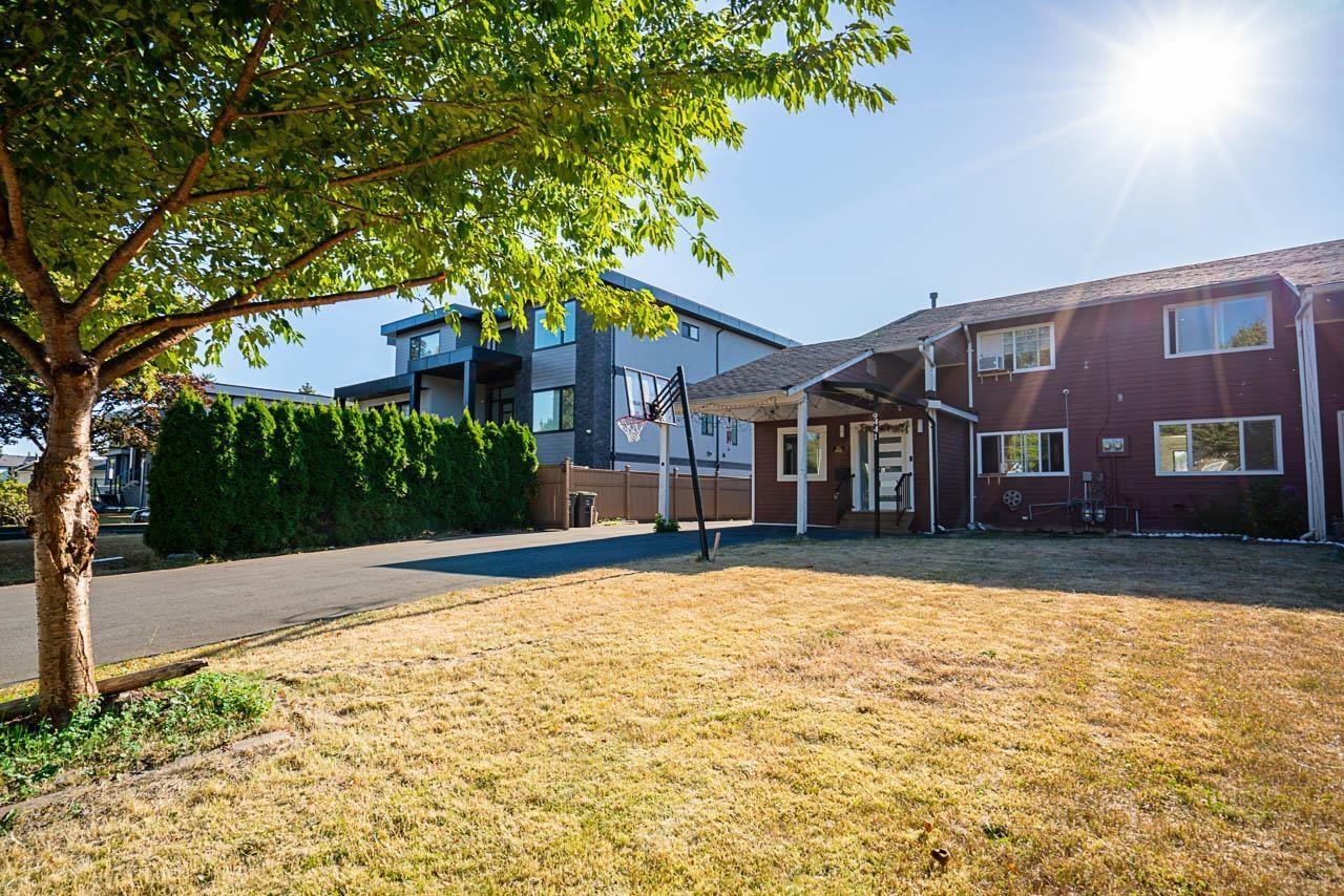 Photo 3 of 9441 132 A Street, Surrey BC