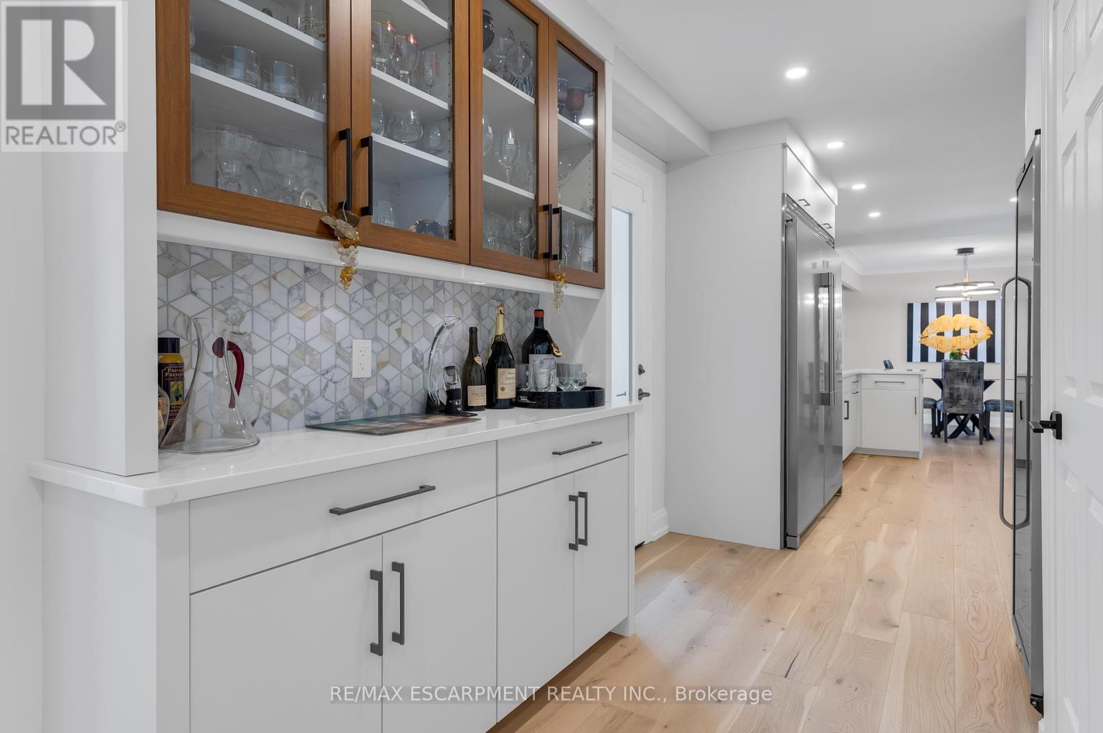 Photo 12 of 83 Dorchester Drive, Grimsby ON