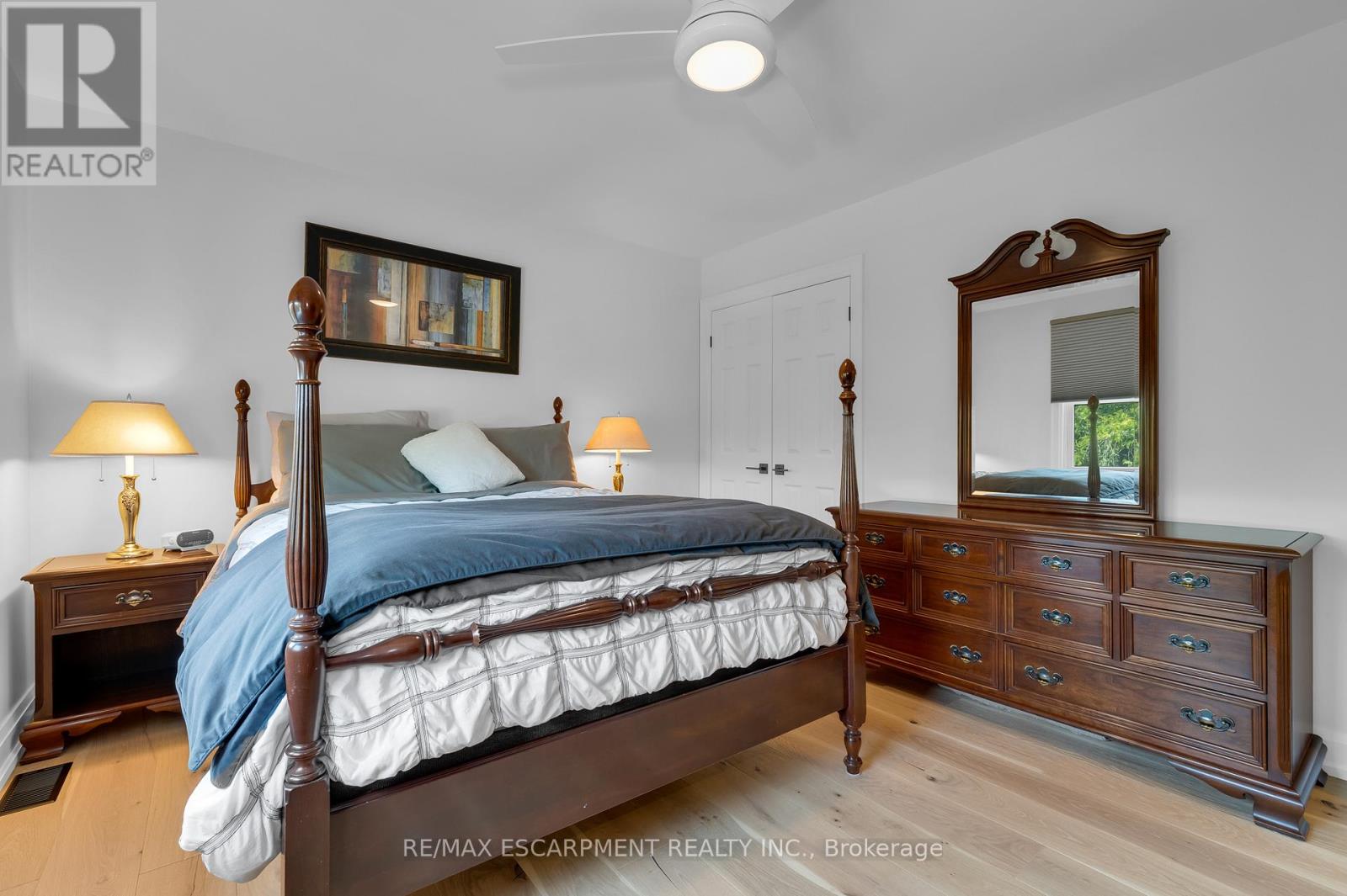 Photo 20 of 83 Dorchester Drive, Grimsby ON