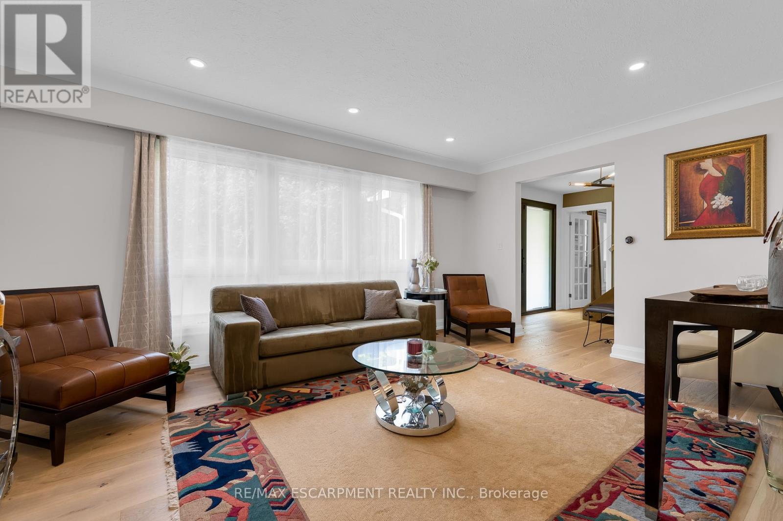 Photo 9 of 83 Dorchester Drive, Grimsby ON