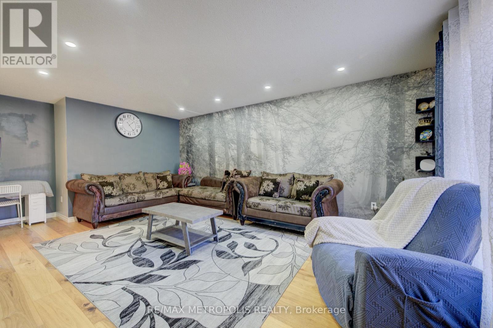Photo 27 of 145 Cowan Boulevard, Cambridge ON