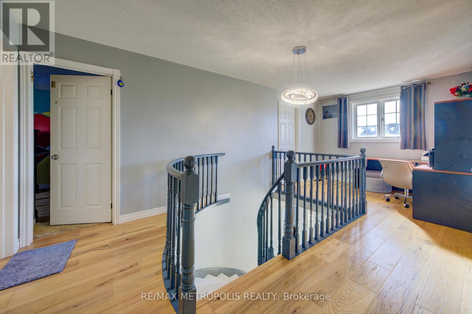 Photo 20 of 145 Cowan Boulevard, Cambridge ON