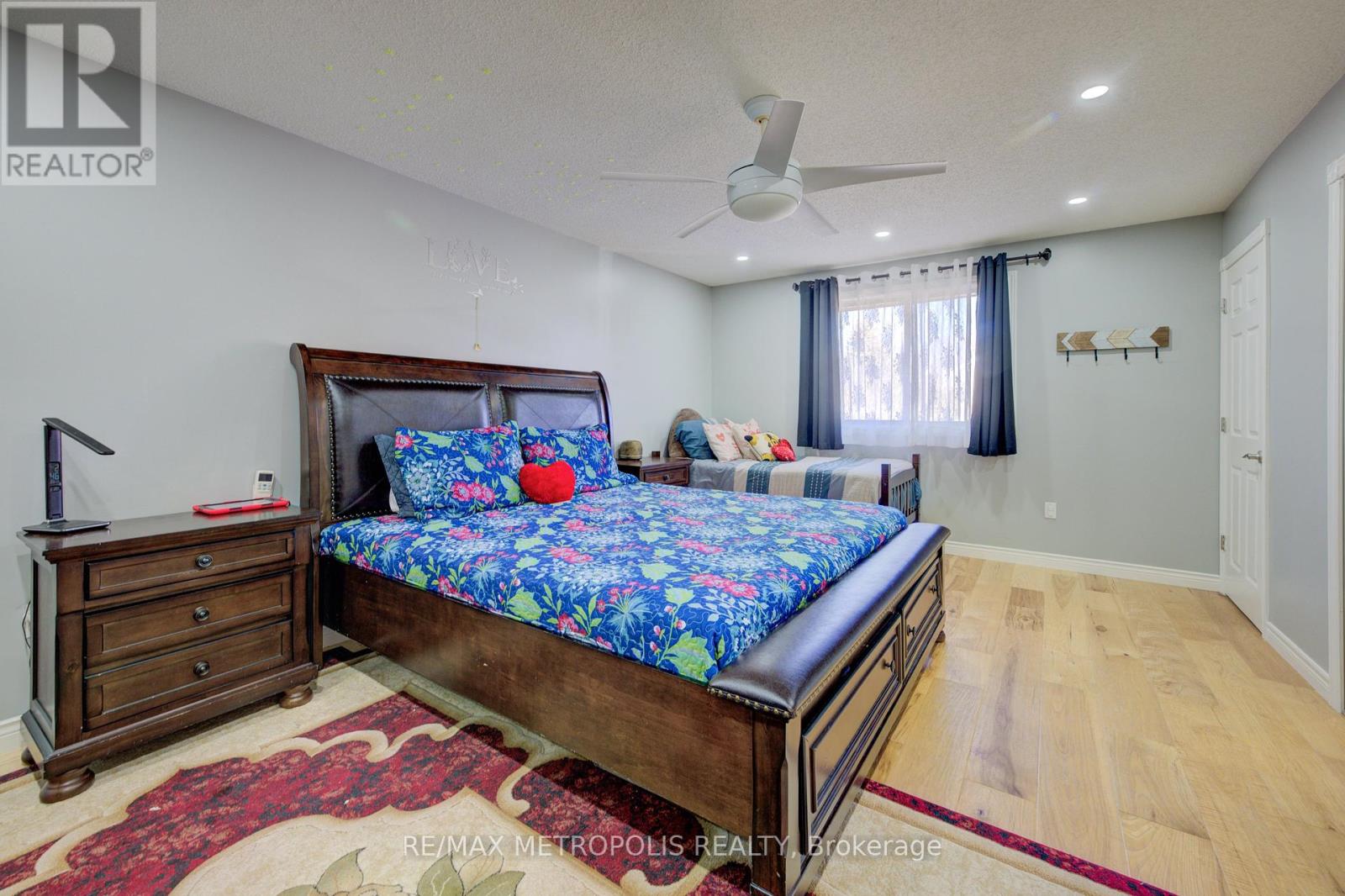 Photo 32 of 145 Cowan Boulevard, Cambridge ON