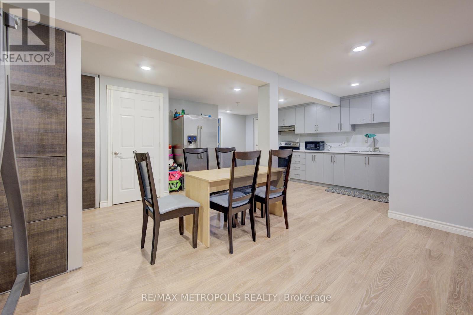 Photo 30 of 145 Cowan Boulevard, Cambridge ON
