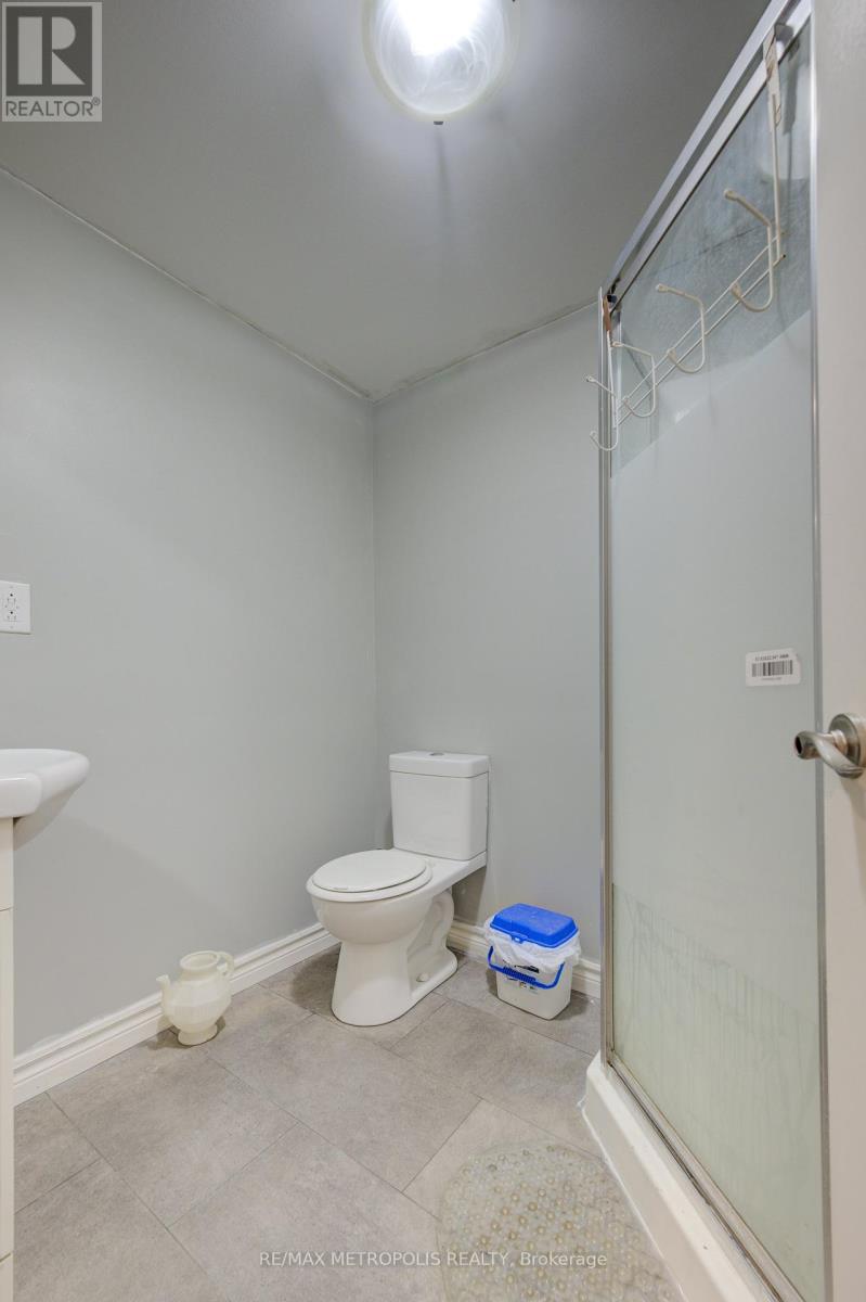 Photo 24 of 145 Cowan Boulevard, Cambridge ON