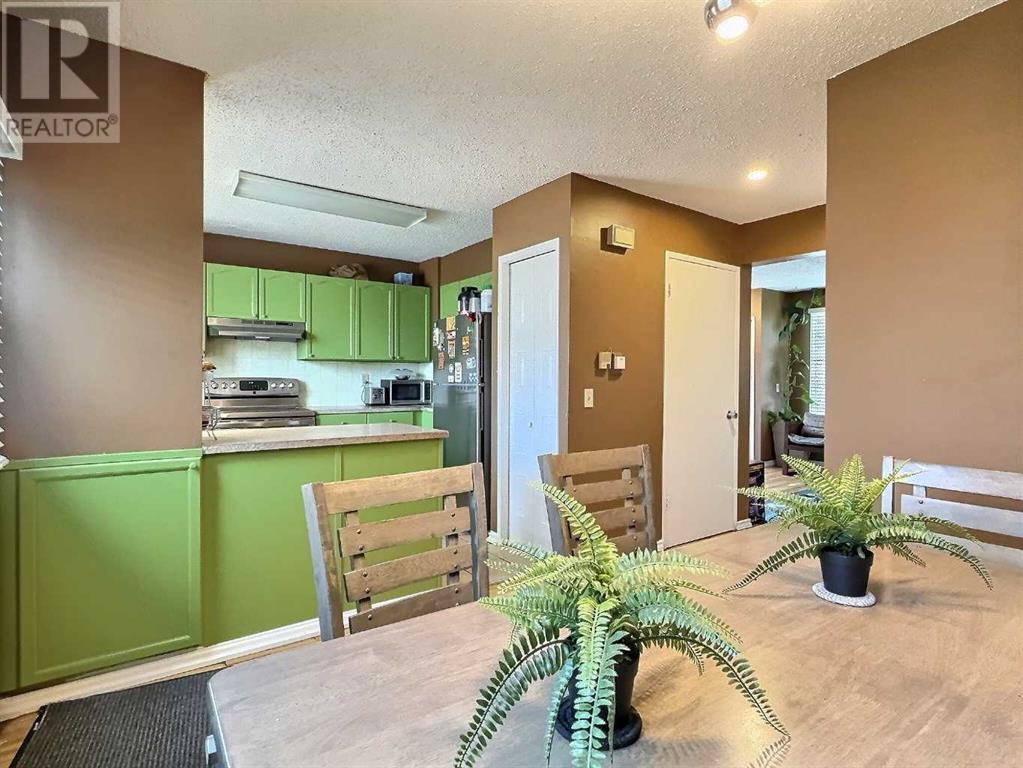 Single Family House for Sale in  Templehill Road NE Temple Calgary 