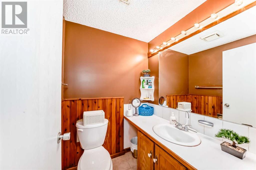 Single Family House for Sale in  Templehill Road NE Temple Calgary 