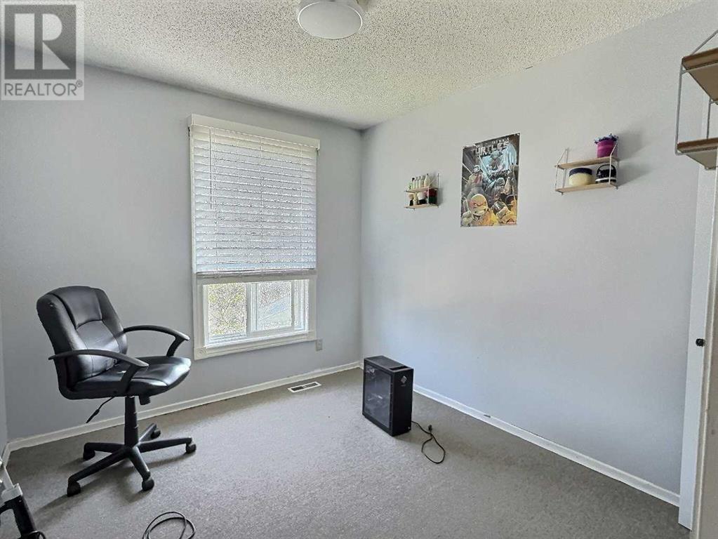 Single Family House for Sale in  Templehill Road NE Temple Calgary 