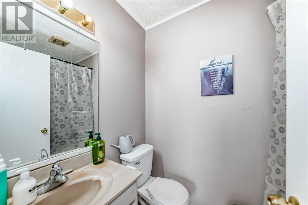 Single Family House for Sale in  Templehill Road NE Temple Calgary 