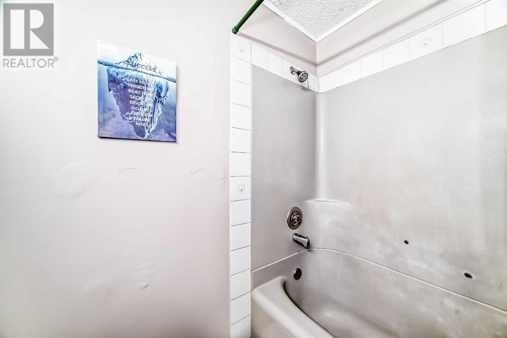 Single Family House for Sale in  Templehill Road NE Temple Calgary 