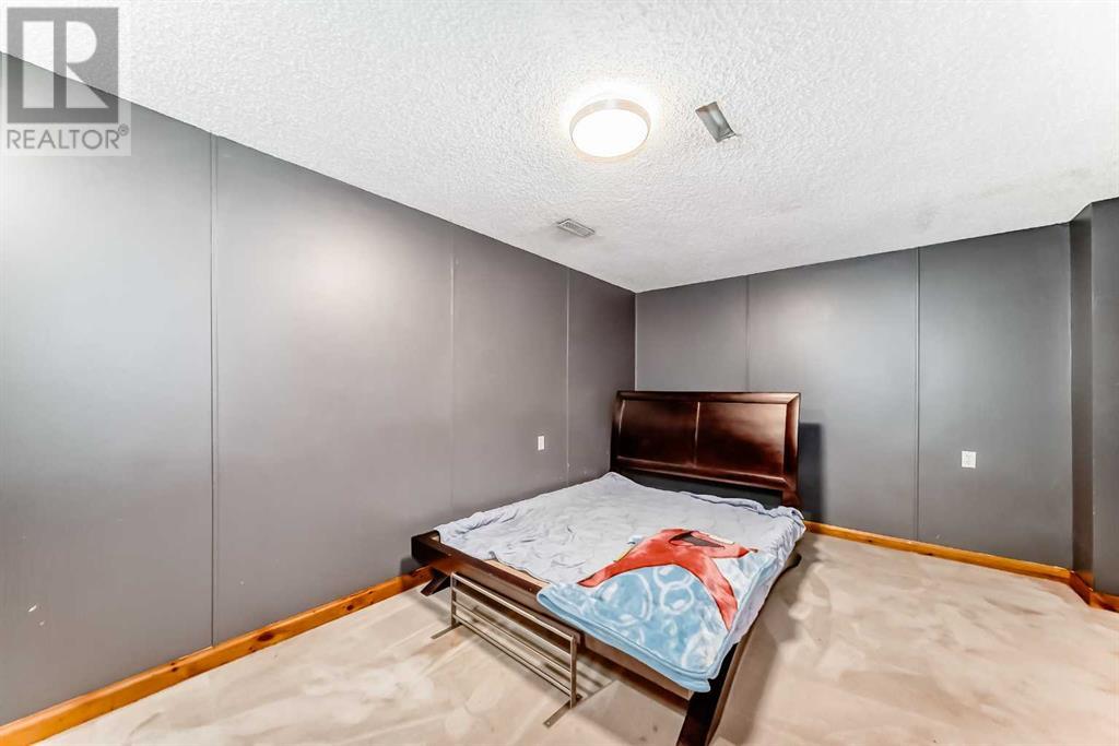 Single Family House for Sale in  Templehill Road NE Temple Calgary 