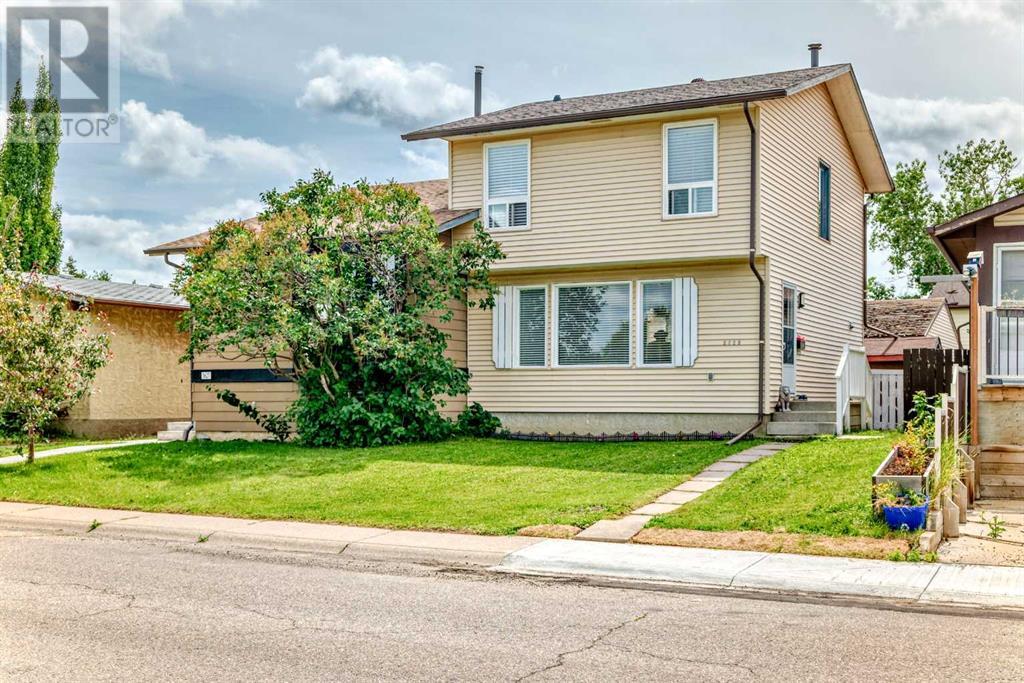 Single Family House for Sale in  Templehill Road NE Temple Calgary 