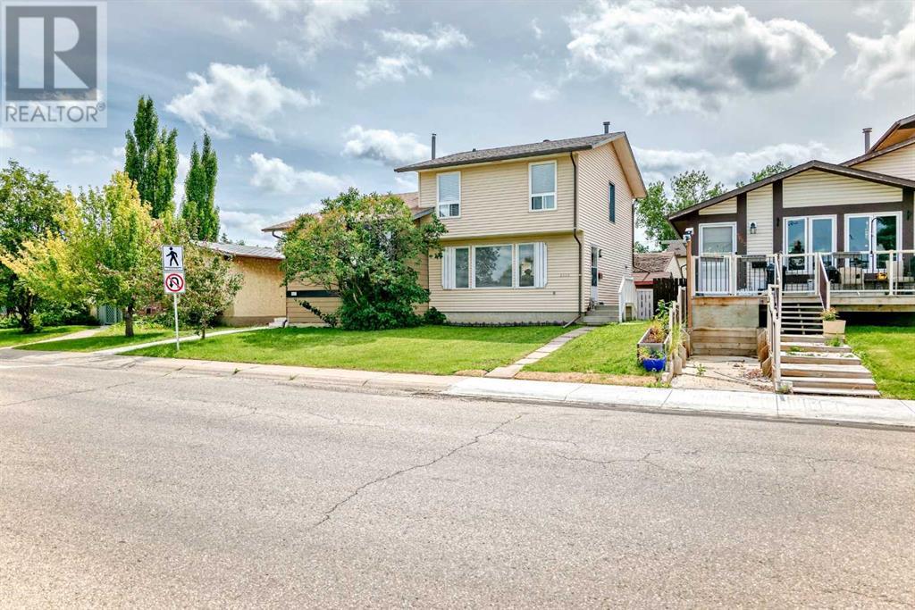 Single Family House for Sale in  Templehill Road NE Temple Calgary 